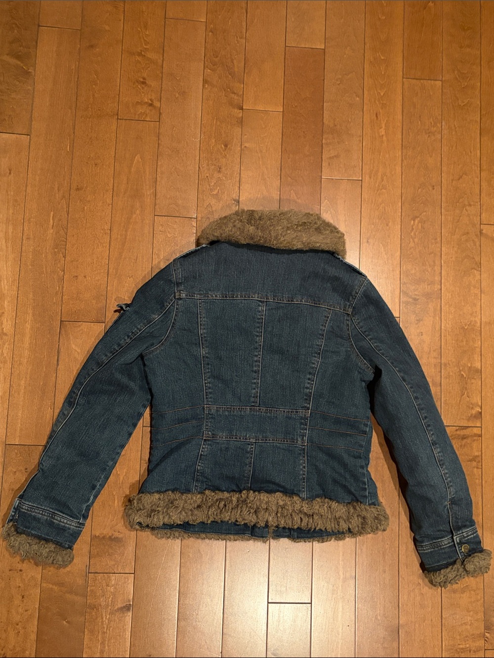Vintage women’s Faux Fur-Trim Denim Jacket - Brown Fur, Blue Denim - Picture 5 of 5
